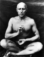 František Drtikol při meditaci – Fair use