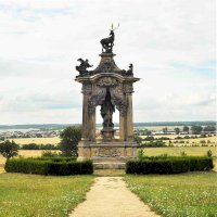 Pomník císaře Karla VI. poblíž obce Hlavenec – Profimedia.CZ