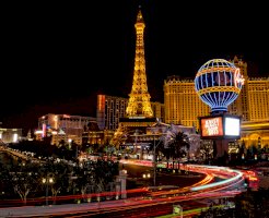 Las Vegas v noci, USA – Mike Boening / Unsplash