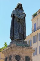Giordano Bruno, bronzová socha, Campo de Fiori, Řím – high fliers / Shutterstock