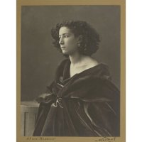 Sarah Bernhardt (1864) – Gaspard Félix Tournachon (Getty's Open Content Program), volné dílo, fair use