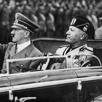 Totalitní vládci dvou fašistických zemí, Adolf Hitler a Benito Mussolini – Profimedia.CZ