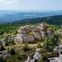 Trojmezná, pohled na vrcholová skaliska – Inessa Hajek / Shutterstock