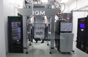 Kvantový počítač VLQ s 24 supravodivými qubity, Národní superpočítačové centrum na VŠB, Ostrava (23.9.2025) – Profimedia.CZ