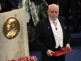 J. Fraser Stoddart přebírá Nobelovu cenu za chemii, Stockholm, 10. 12. 2016 – Profimedia.CZ