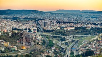Izmir – M.Girr1 / Shutterstock