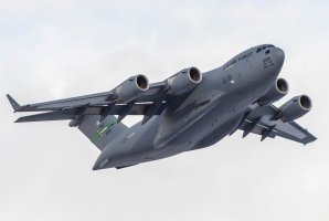 Boeing C-17 Globemaster III, Vilnius, Litva (3/2014) – Renatas Repcinskas / Shutterstock
