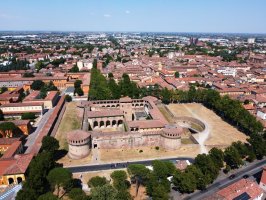 Imola – D-VISIONS / Shutterstock