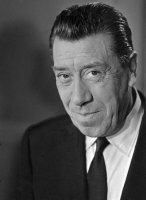 Francouzský herec a komik Fernandel na portrétní fotografii z pozdější fáze své kariéry – Photothèque Lecoeuvre / Collection Christophel / Profimedia.CZ