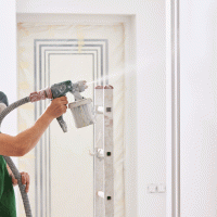 Stříkací pistole – Pedal to the Stock / Shutterstock