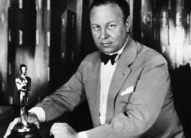 Emil Jannings s prvním Oscarem za nejlepší mužský herecký výkon v hlavní roli, 25. června 1927 – Profimedia.CZ