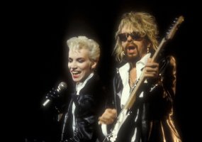 Annie Lennox a Dave Stewart (Eurythmics) při koncertě v pařížské aréně Bercy (25.11.1986) – Profimedia.CZ