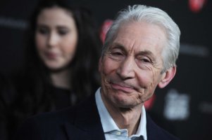New York, 13. listopadu 2012 – Charlie Watts na červeném koberci při premiéře dokumentu „The Rolling Stones Crossfire Hurricane“ v divadle Ziegfeld – Profimedia.CZ