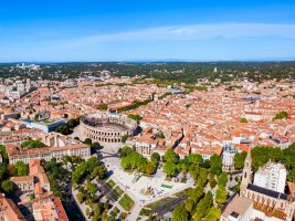Nimes – saiko3p / Shutterstock