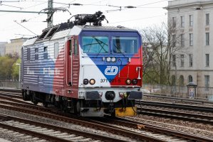 Elektrická lokomotiva 371.201, Drážďany (6.4.2017) – Michael715 / Shutterstock