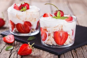 Eton mess, druh dezertu – Stolyevych Yuliya / Shutterstock