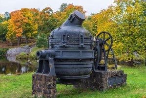 Vysloužilý Bessemerův konvertor, Švédsko, Fagersta (27.9.2020) – Magnus Binnerstam / Shutterstock