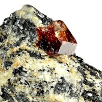 Zirkon, hyacint, minerál (křemičitan zirkoničitý) – Bjoern Wylezich / Shutterstock