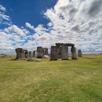Stonehenge, Salisbury, UK – Tzenik / Unsplash