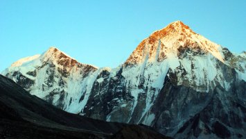 Vrcholy Changabang (vlevo) a Kalanka – Ashoke Ghose / Shutterstock