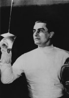 Maďarský šermíř Aladár Gerevich se šavlí na olympijských hrách v Melbourne, 1956 – Profimedia.CZ