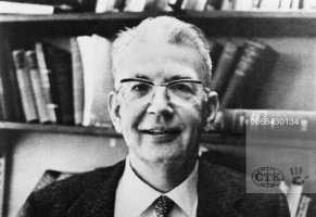 Ronald Coase, britský profesor a laureát Nobelovy ceny za ekonomii (snímek z roku 1991) – Profimedia.CZ