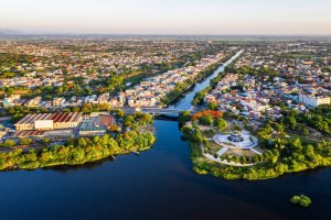Hue – Nguyen Quang Ngoc Tonkin / Shutterstock