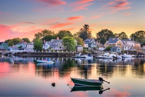 Portsmouth, New Hampshire – Sean Pavone / Shutterstock