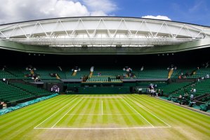 Wimbledon, tenisový stadion (červenec 2013) – Meaning March / Shutterstock