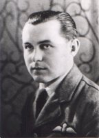 Stanislav Hlučka po nástupu ke Královskému letectvu (1940) – Paměť národa, fair use