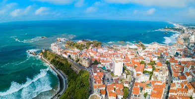 Biarritz – saiko3p / Shutterstock