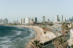 Tel Aviv – Adam Jang / Unsplash