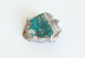 Dioptas – Juergen Schwab / Shutterstock