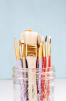 Štětce – Mel Poole / Unsplash