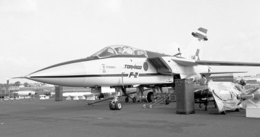 Prototyp přepadového stíhacího letounu Panavia Tornado ADV ZA254, první exemplář varianty F2, na letecké výstavě SBAC Farnborough, 6. září 1980 – The Peter Butt Aviation Collection / Mary Evans Picture Library / Profimedia.CZ
