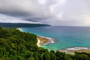 Nikobary – Venturing wild / Shutterstock