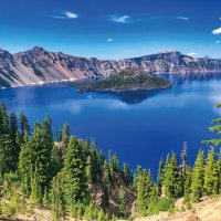 Kráterové jezero – ORCHID LADY / Shutterstock