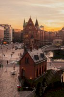 Hamburk – Julia Solonina / Unsplash