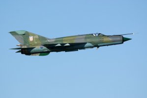 MiG-21 za letu, Chorvatsko, Varaždin (12.6.2009) – mobil11 / Shutterstock