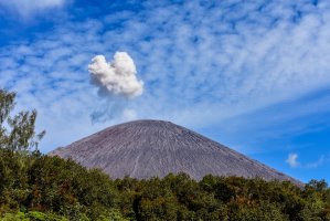 Semeru – MySayfudin / Shutterstock