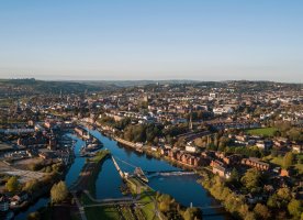Exeter – Panoptic Motion / Shutterstock