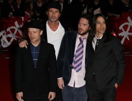 Red Hot Chili Peppers na Brit Awards, Earls Court Arena, Londýn, 14. 2. 2007 – Profimedia.CZ