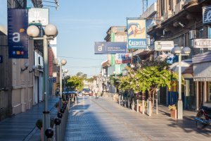 Mercedes (Uruguay) – Matyas Rehak / Shutterstock