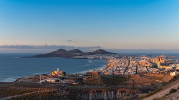 Město Las Palmas v provincii Las Palmas, ostrov Gran Canaria – Magui RF / Shutterstock