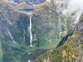 Sutherland Falls, Nový Zéland, letecký pohled – RobDaviesPhotography / Shutterstock