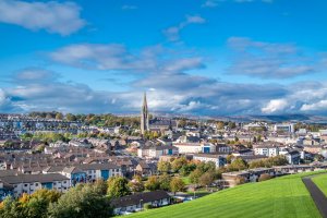 Londonderry – Lukassek / Shutterstock