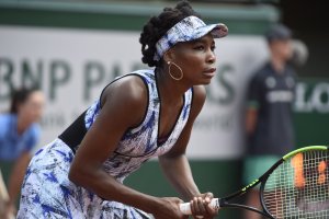 Venus Williams proti Kurumi Nara ve 2. kole French Open, Paříž, 31. 5. 2017 – Dana Gardner / Shutterstock
