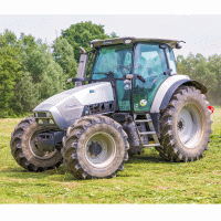 Zemědělský traktor – DeymosHR / Shutterstock