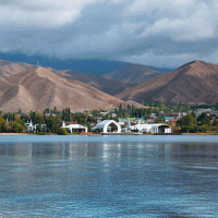 Jezero Issyk-kul – Piu_Piu / Shutterstock