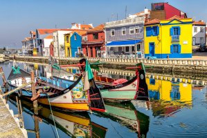 Aveiro – Lux Blue / Shutterstock